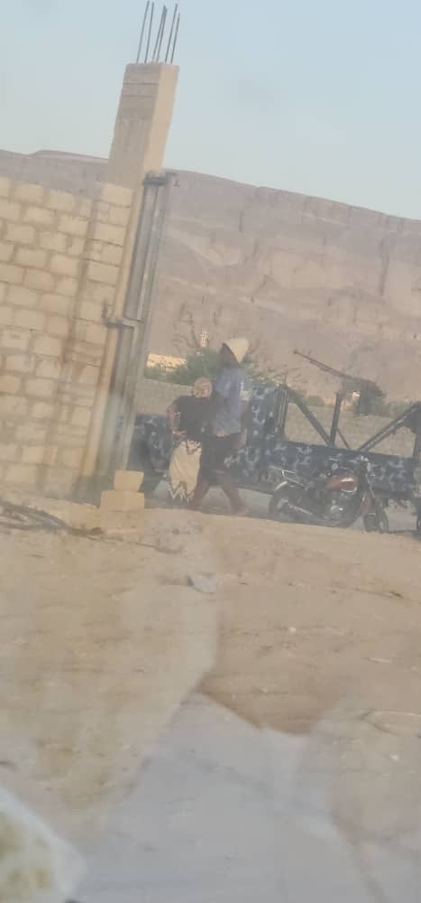استمرار أعمال بناء سوق القات في القرين والسوم بسيئون رغم رفض الأهالي استمرار أعمال بناء سوق القات في القرين والسوم بسيئون رغم رفض الأهالي